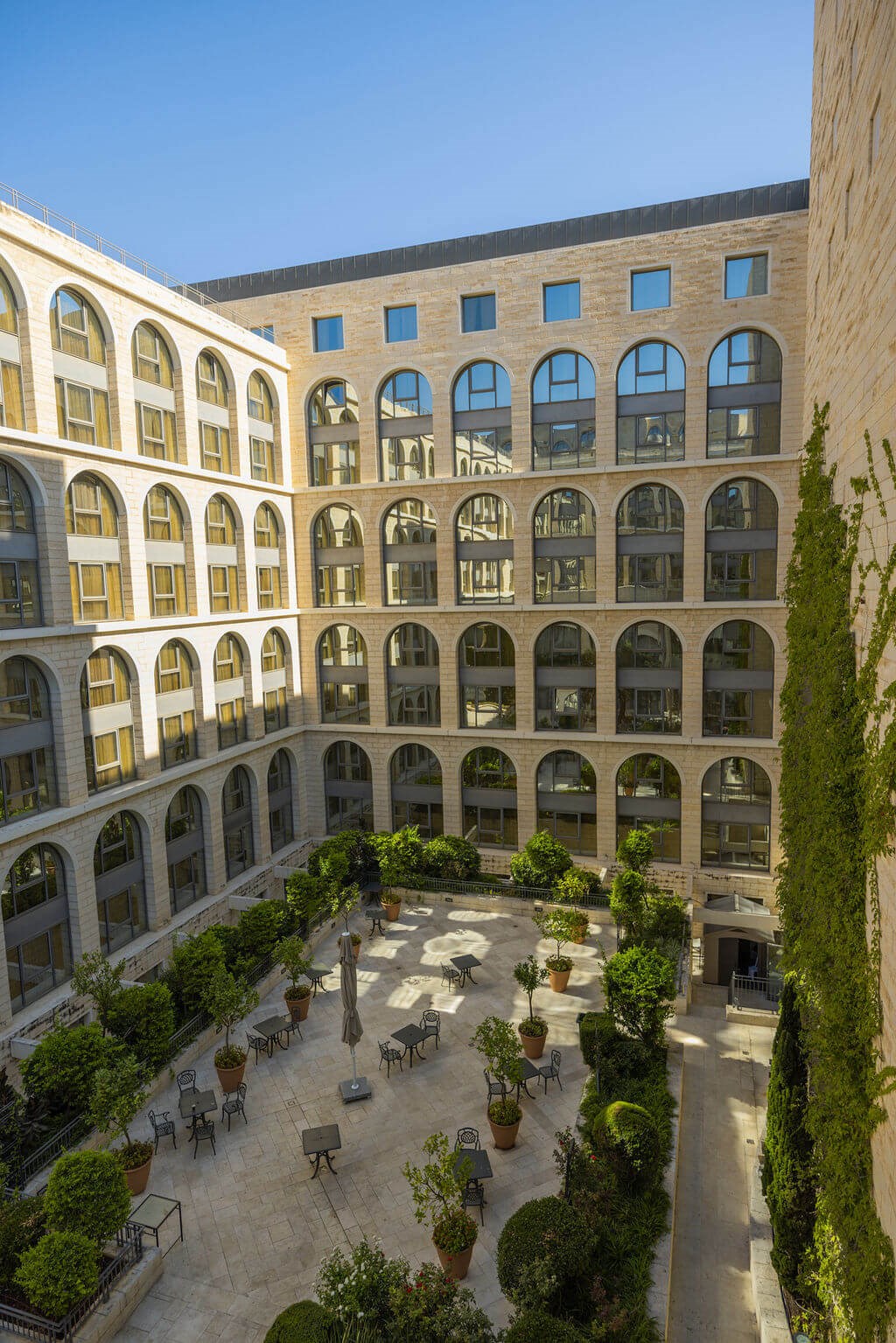 Grand Court Jerusalem - Outdoor Sitting Area